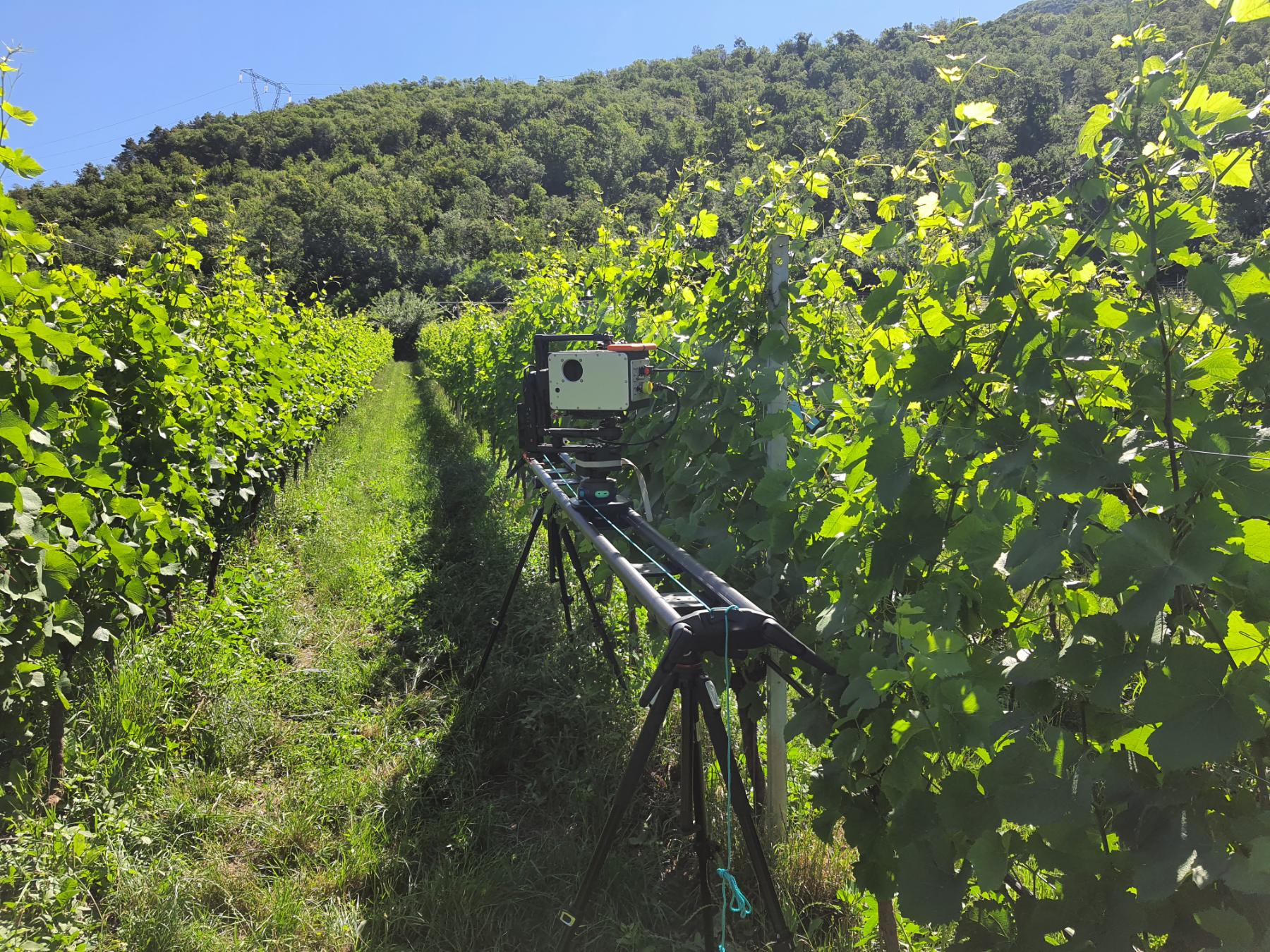 Hyperspectral camera mounted on slider - position 1